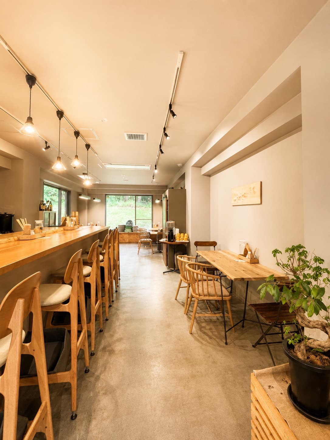 時ハ知ラズニの店内